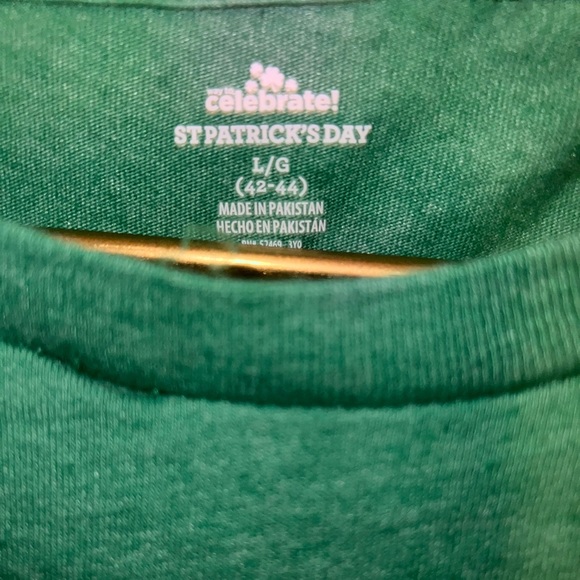 My lucky T-shirt, Irish, four leaf clover graphic - Picture 3 of 3